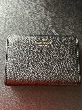 KATE SPADE Medium Bi-Fold Wallet (black) NWOT